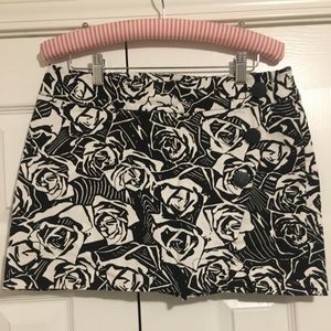 Black and white skort!